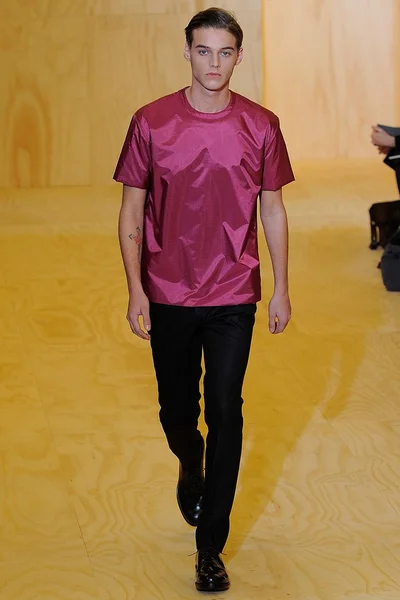 Look 30